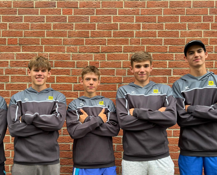 Herren 1 mit neuen Uniforms 2