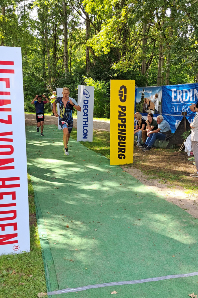Zieleinlauf Daniel Beer - Kurzdistanz-Triathlon Lahe